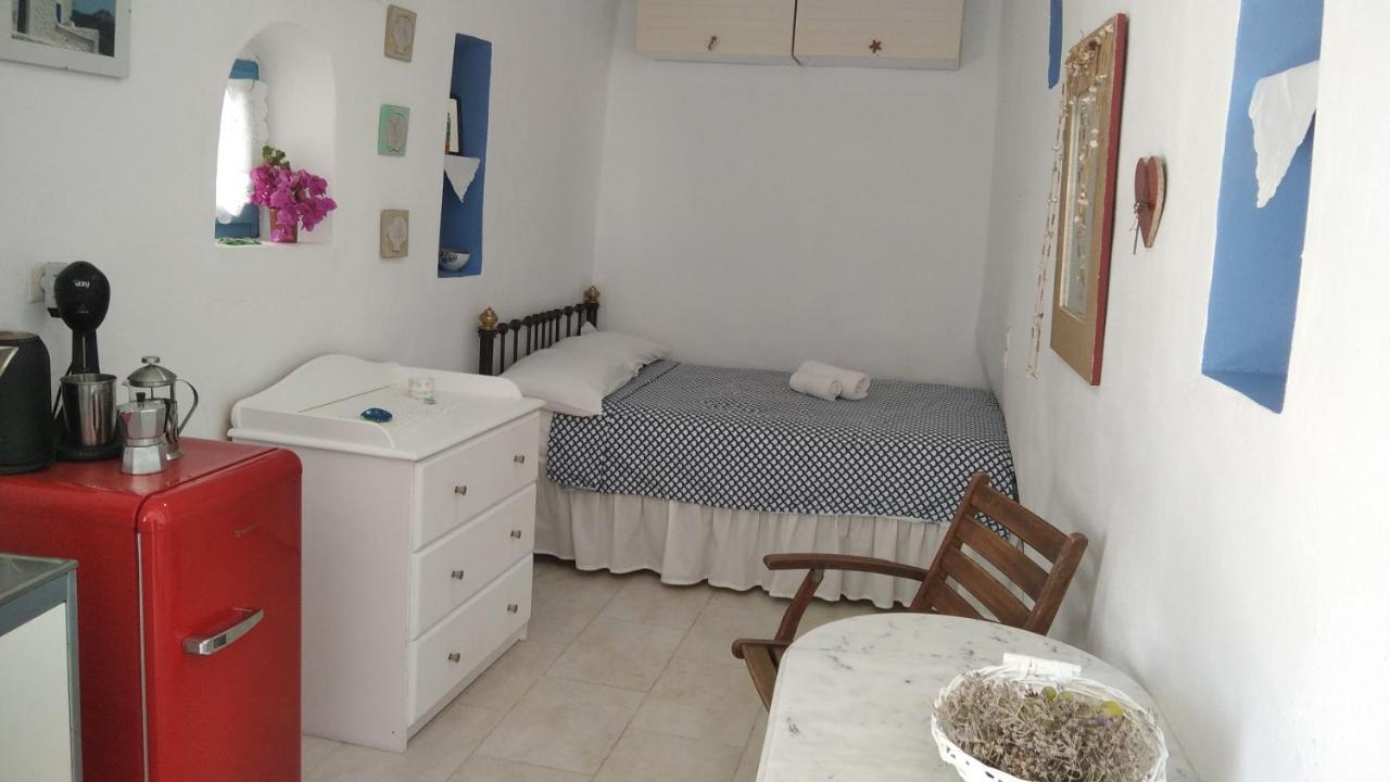 Traditional Renovated House In The Centre Of アナフィ エクステリア 写真