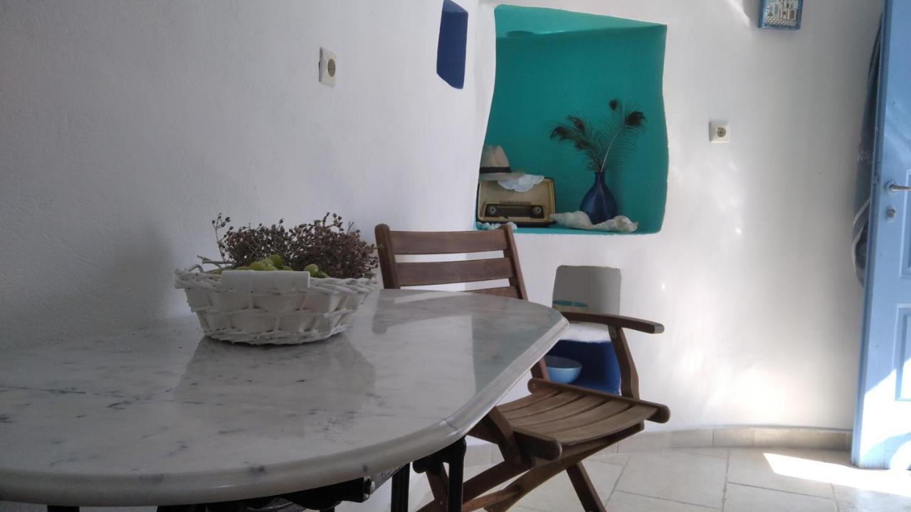 Traditional Renovated House In The Centre Of アナフィ エクステリア 写真
