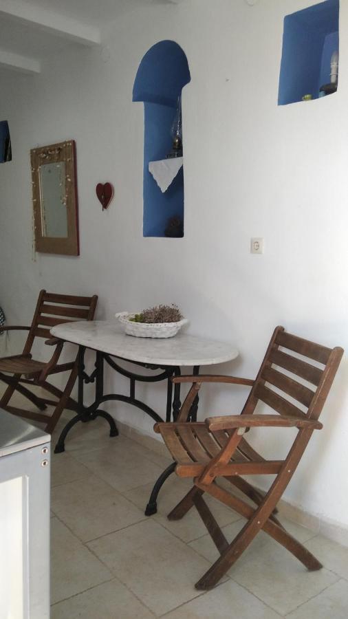 Traditional Renovated House In The Centre Of アナフィ エクステリア 写真