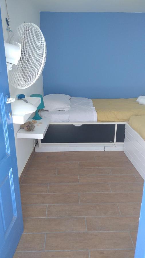 Traditional Renovated House In The Centre Of アナフィ エクステリア 写真