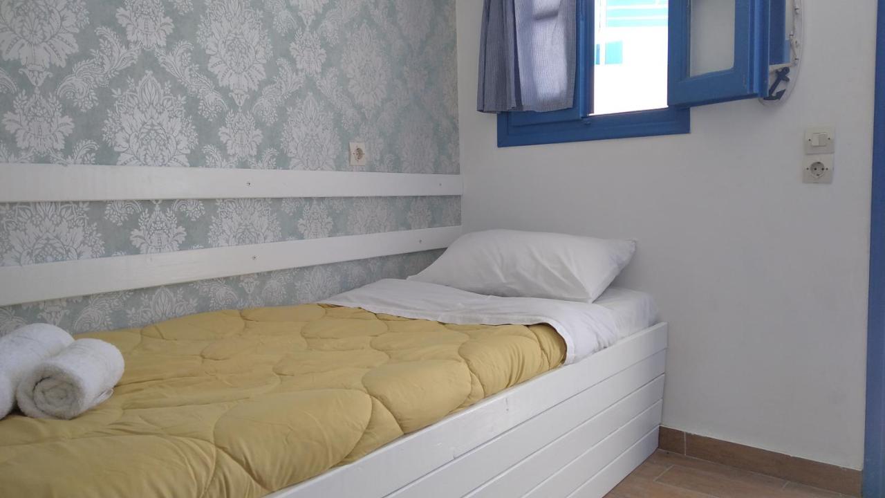 Traditional Renovated House In The Centre Of アナフィ エクステリア 写真